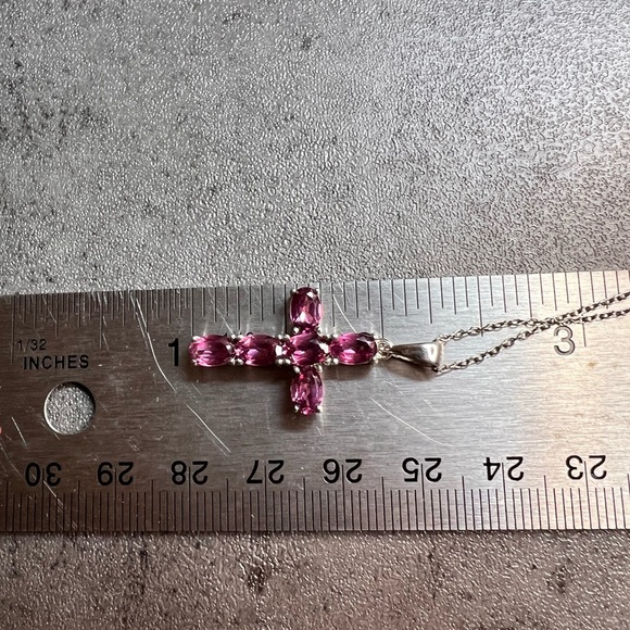 Raspberry rhodolite garnet cross pendant and chain necklace in sterling silver - Picture 13 of 16